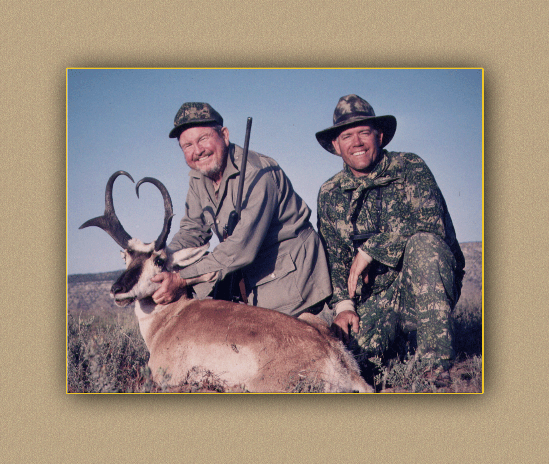 hunting yellowhorn guiding outfitting deer elk bighorn sheep antelope photography