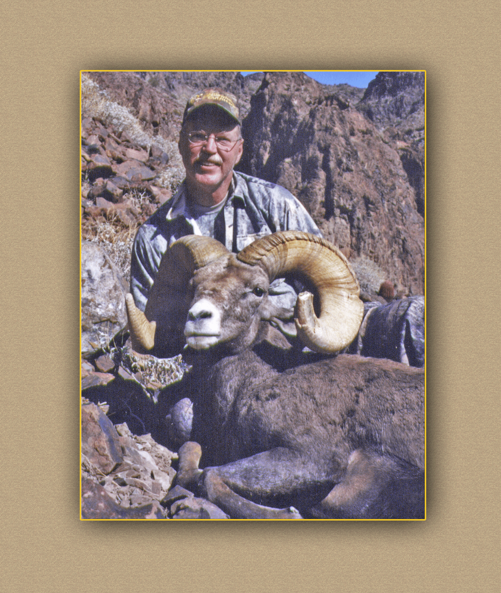 hunting yellowhorn guiding outfitting deer elk bighorn sheep antelope photography