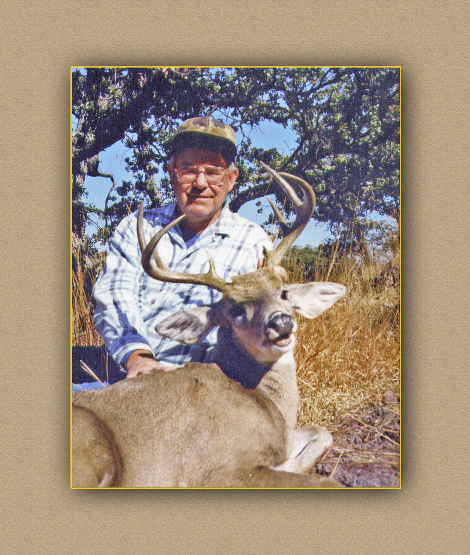 hunting yellowhorn guiding outfitting deer elk bighorn sheep antelope photography