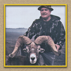 hunting yellowhorn guiding outfitting deer elk bighorn sheep antelope photography